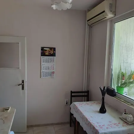 Cosy 1 Bedroom Close To Shops And Center * Varna